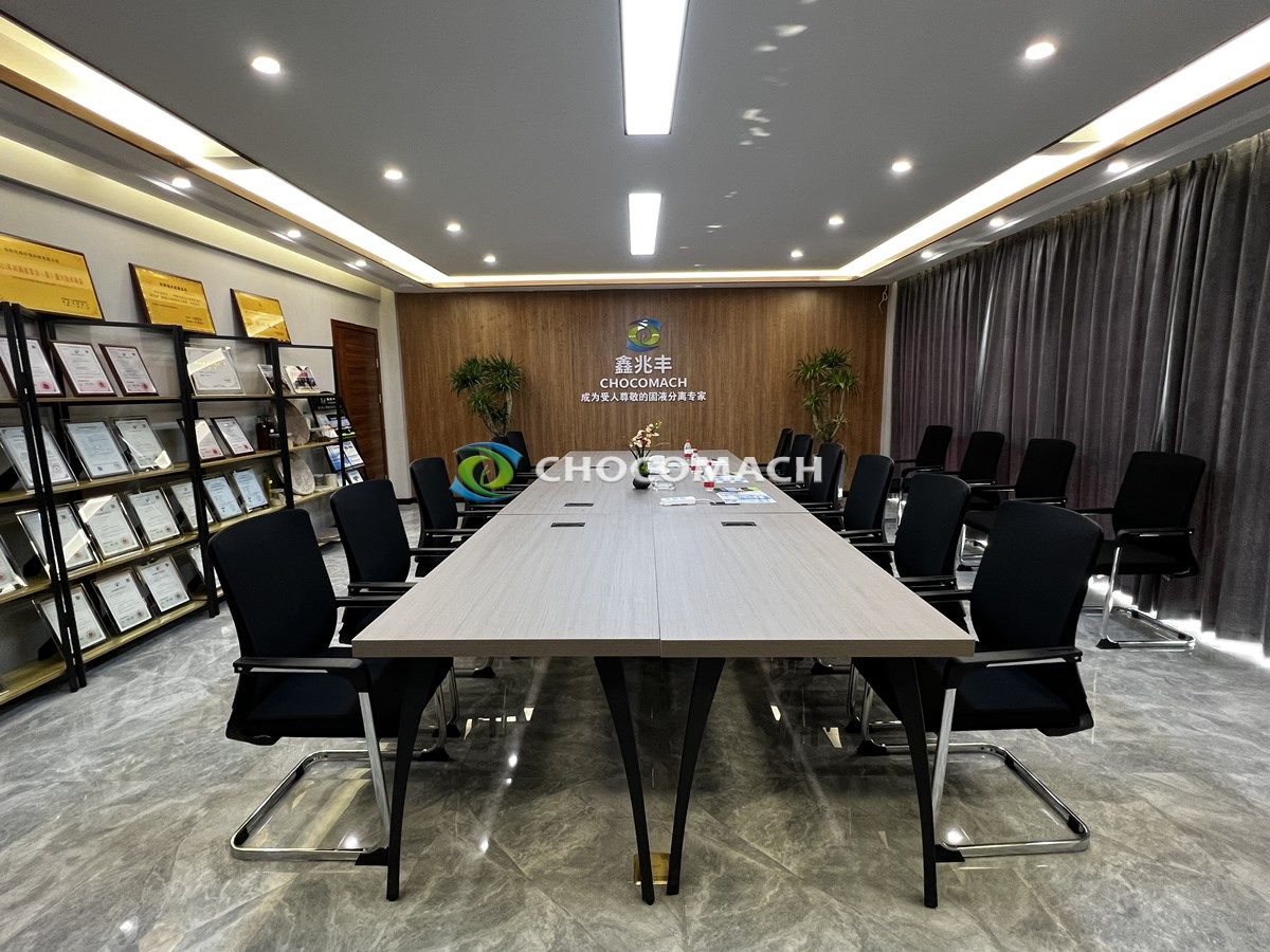 chocomach-hydraulic oil press meeting room-02